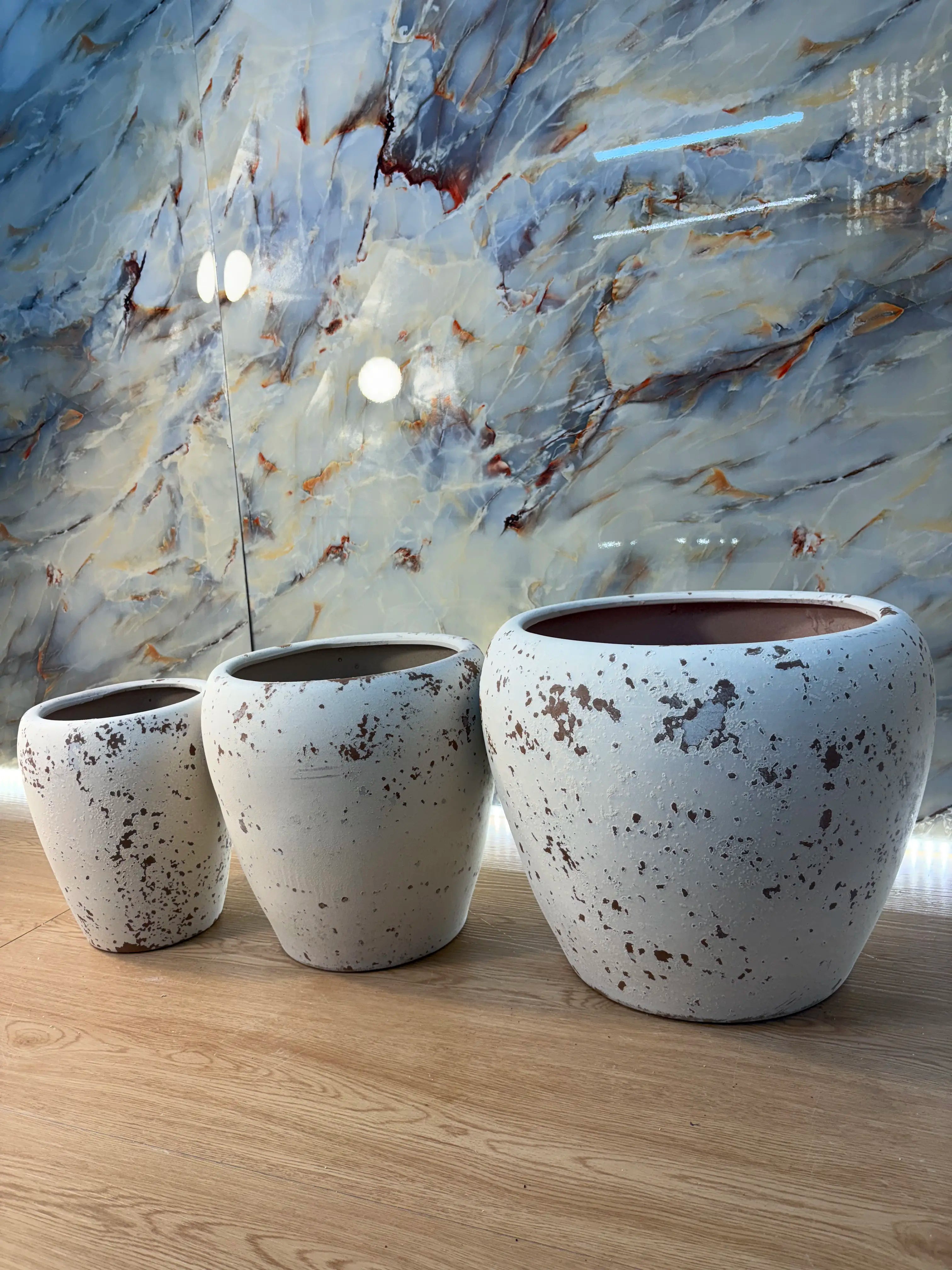 Mudstone Pot in UAE